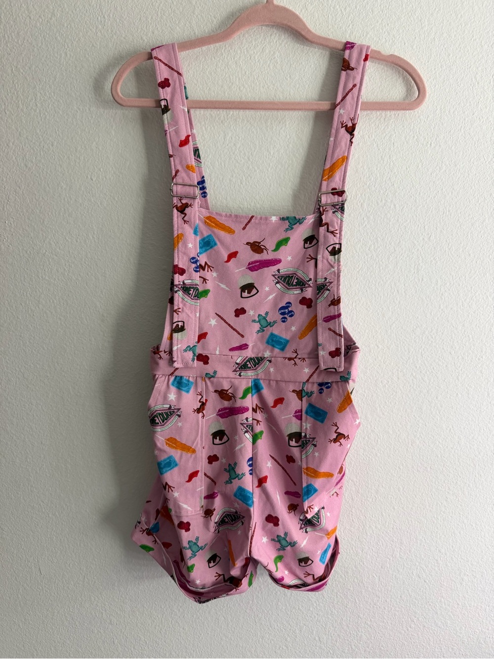 Cakeworthy Womens Honeydukes Harry Potter Pink Printed Overall Romper NWT - Picture 2 of 4